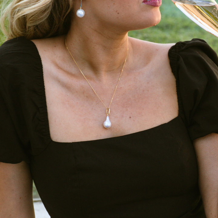 Bold, organic, and effortlessly stylish. The Lucinda Enhancer showcases a stunning Baroque Freshwater Pearl, celebrated for its unique shape and rich texture. Its larger size makes a statement while remaining versatile enough for everyday wear. Whether dressed up or down, this distinctive enhancer adds a touch of natural elegance to any look—making it a must-have for those who love jewellery with character.