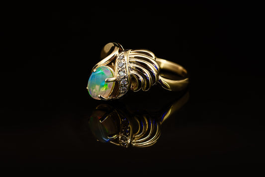 Crystal Opal Ring in 18ct Gold