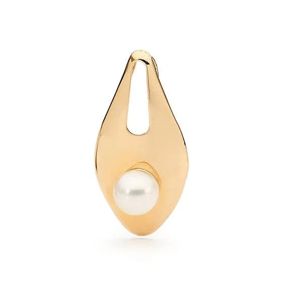 Distinctive and effortlessly elegant, the Oyster Shell Pendant showcases a luminous round Freshwater pearl nestled within a beautifully crafted 9ct yellow gold setting. Inspired by the organic curves of an oyster shell, this fashion forward design celebrates natural texture and timeless beauty. Refined yet individual, it is the perfect piece to add warmth, character and quiet confidence to any outfit, for any occasion.
