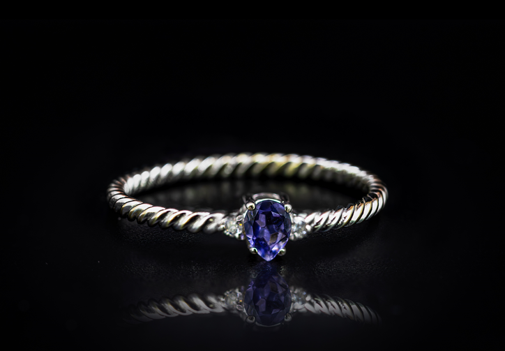 Tanzanite and Diamonds White Gold Ring in 14K