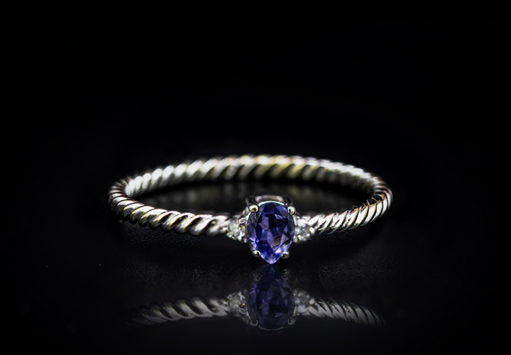 Tanzanite and Diamonds White Gold Ring in 14K