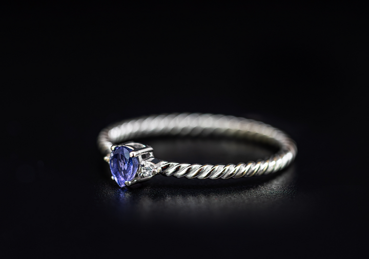 Tanzanite and Diamonds White Gold Ring in 14K