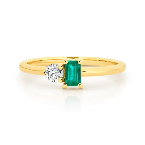 Emerald Ring in 18ct Yellow Gold